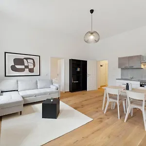 https://center-wien-designer-central-modern-apartment.vienna-besthotels.com